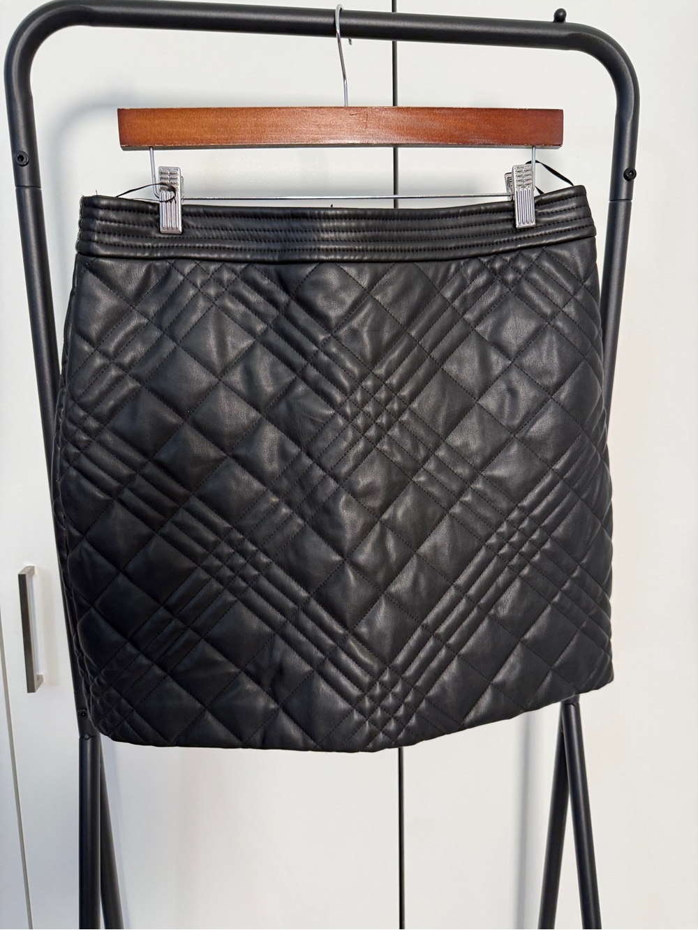 Milly size 10 Black Quilted Faux Leather Mini Skirt